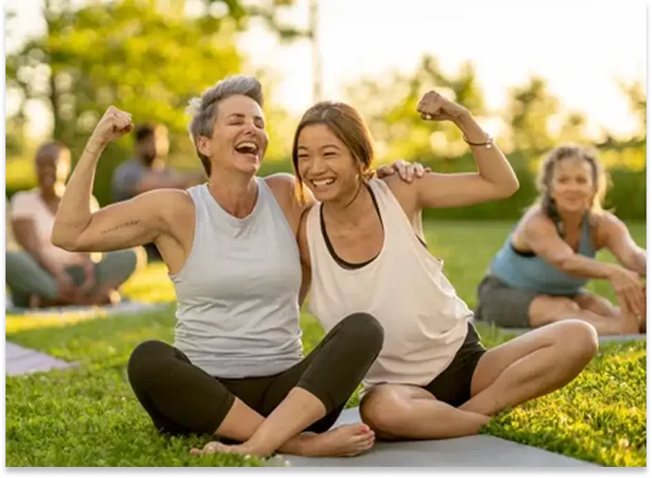 holistic-wellness-group-stretching
